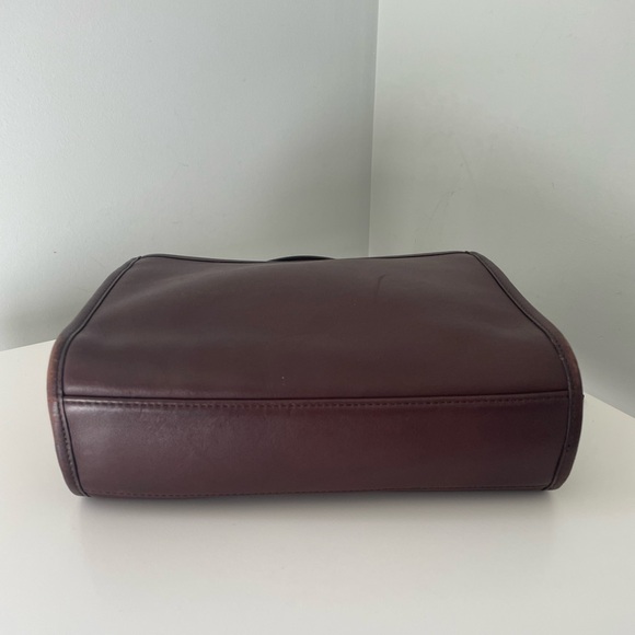 Vintage Coach Court Crossbody | 9870 - Brown Leather - Picture 5 of 16